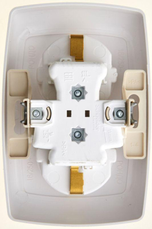 Розетка 2-м СП Рондо 16А IP20 250В с заземл. защ. шторки бел. SchE RS16-226-BI