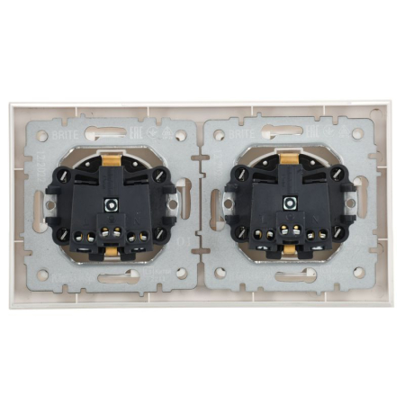Розетка с крышкой Brite 16А IP44 РСбш10-3-44-БрБ механизм бел. в сб 2шт IEK BR-R16-16-44-2-K01-F-PRO
