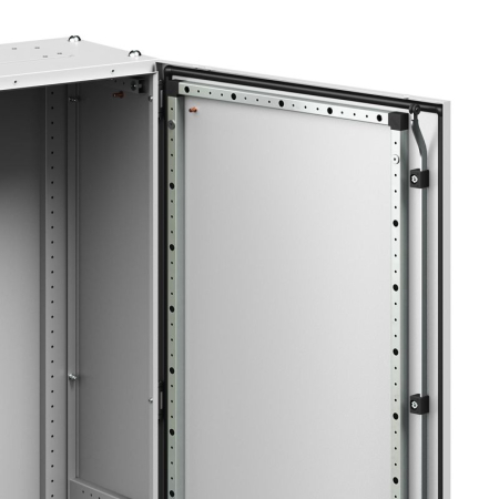 Корпус напольный RAM fit 2000х600х300мм с боков. вырезами DKC R6NFW206030F