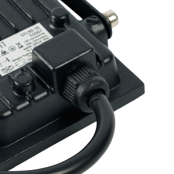 Светодиодный прожектор SAFFIT SFL90-10 IP65 10W 6400K черный 55067