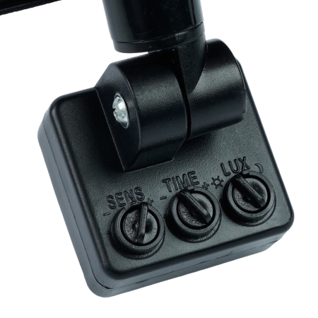 Светодиодный прожектор SAFFIT с выносным датчиком SFL80-30 IP65 30W 6400K черный 29523