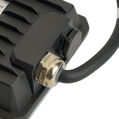 Светодиодный прожектор Feron LL-940 IP65 20W 6400K 51043