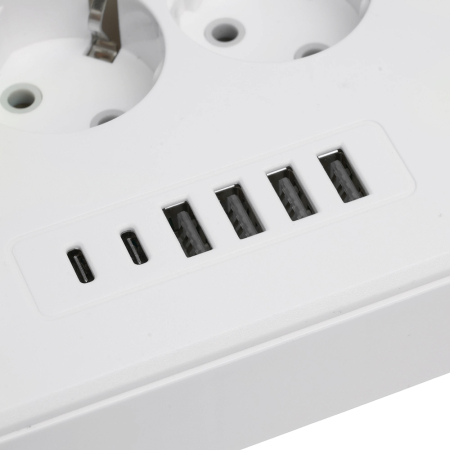 Удлинитель 3-местный c/з 3x1 мм2, 3 м, 250В, 10А, 4USB+2Type-C 2,4А, серия Home, белый STEKKER HM09-36-02 49979