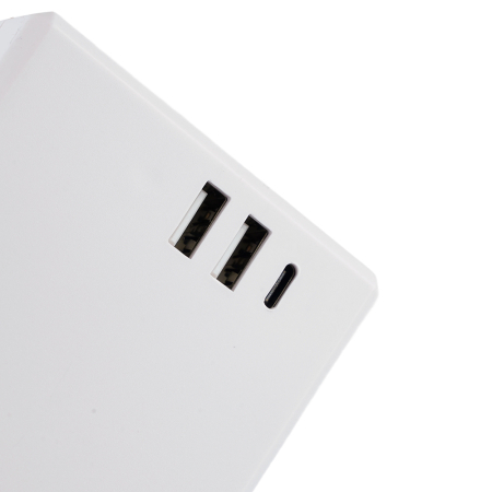 HM10-41-01 Удлинитель 3-местный с/з, 3x1мм2, 1.5м, 250В, 16А, 2USB+1С, 5V 3,1А, серия Comfort, белый 49571