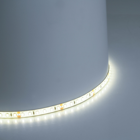 Светодиодная LED лента Feron LS511, 120SMD(2835)/м 11Вт/м 24V 5000*8*1.22мм 6000К IP65 51636