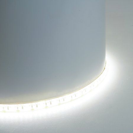 Светодиодная LED лента Feron LS626, 180SMD(2835)/m 17W/m 12V 5000*10*1,22мм 6500К IP65 51640