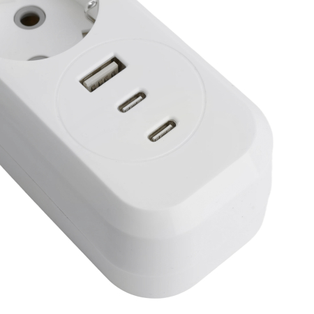 Удлинитель 3-местный с/з с выключ. STEKKER HM071-31-03 3x1мм2, 3м, 250В, 16А, 1USB+2C, 2.4A, сер Home, белый 50137