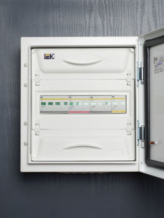 Ограничитель перенапряжения ОПС1-B 3P KARAT IEK MOP20-3-B