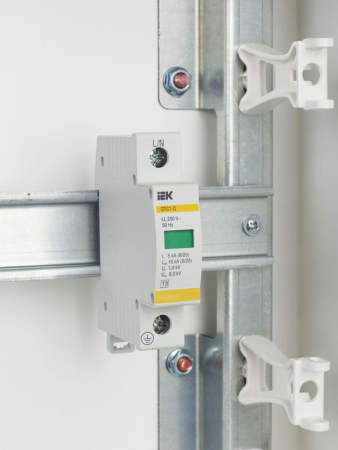 Ограничитель перенапряжения ОПС1-D 1P KARAT IEK MOP20-1-D