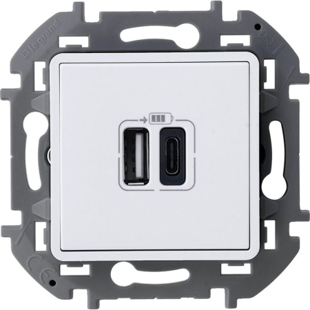 Устройство зарядное Inspiria с 2-мя USB разьемами A и C 240В/5В 3000мА бел. IEK 673760